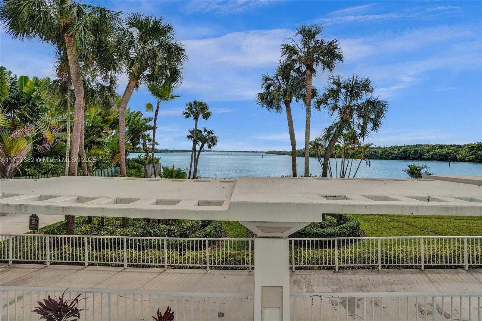Small Image of 500 BAYVIEW DR #118, Sunny Isles Beach Number 27