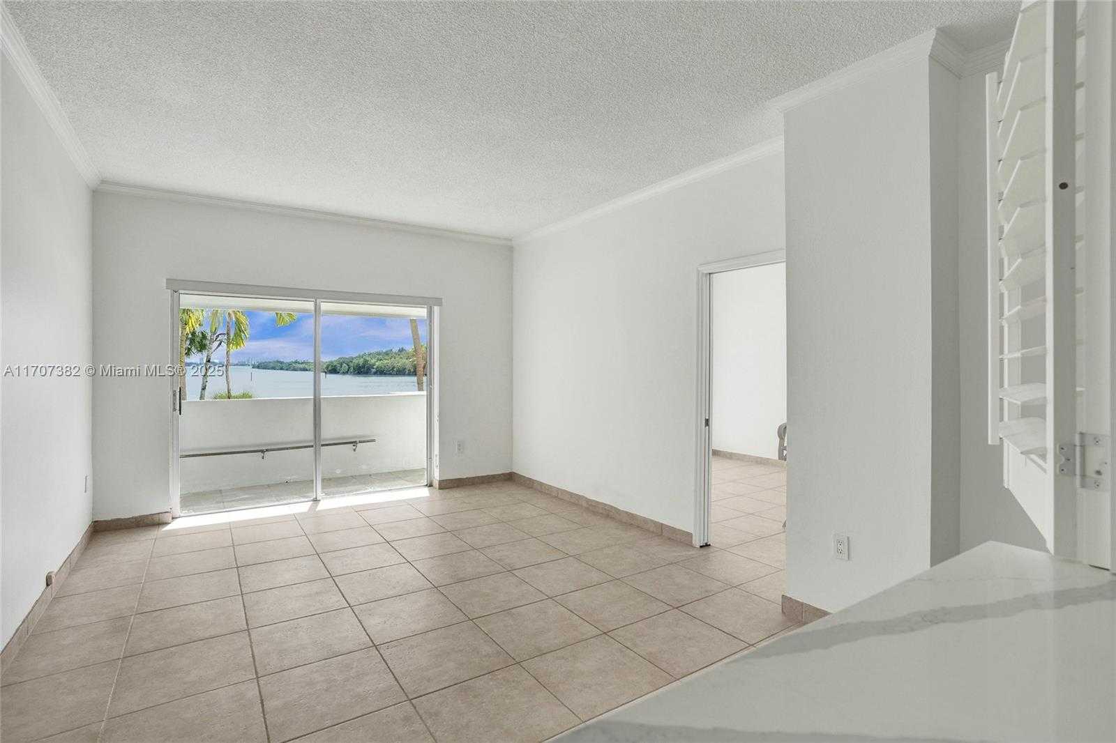 Small Image of 500 BAYVIEW DR #118, Sunny Isles Beach Number 31