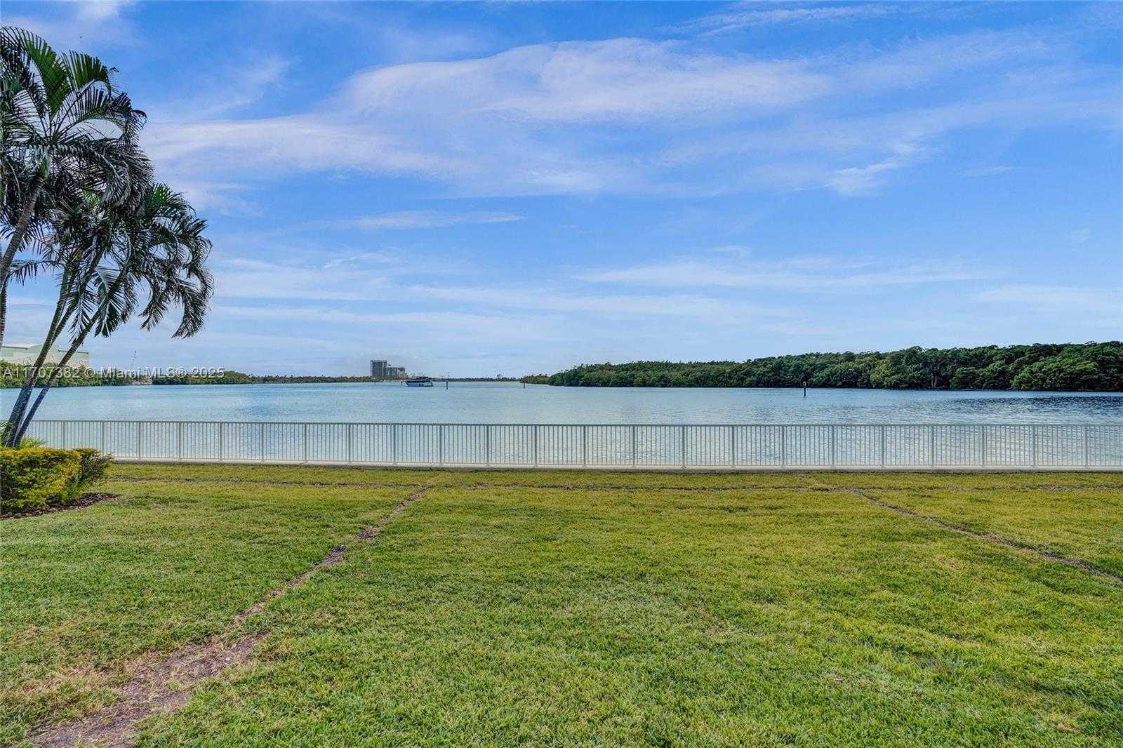 Small Image of 500 BAYVIEW DR #118, Sunny Isles Beach Number 43