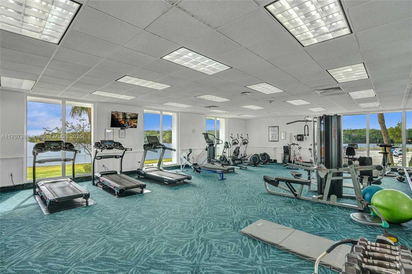 Small Image of 500 BAYVIEW DR #118, Sunny Isles Beach Number 52
