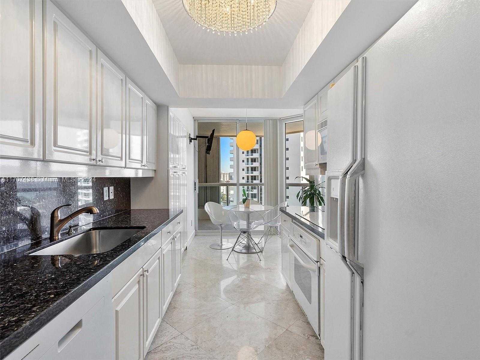 Small Image of 21205 YACHT CLUB DR #2002, Aventura Number 10