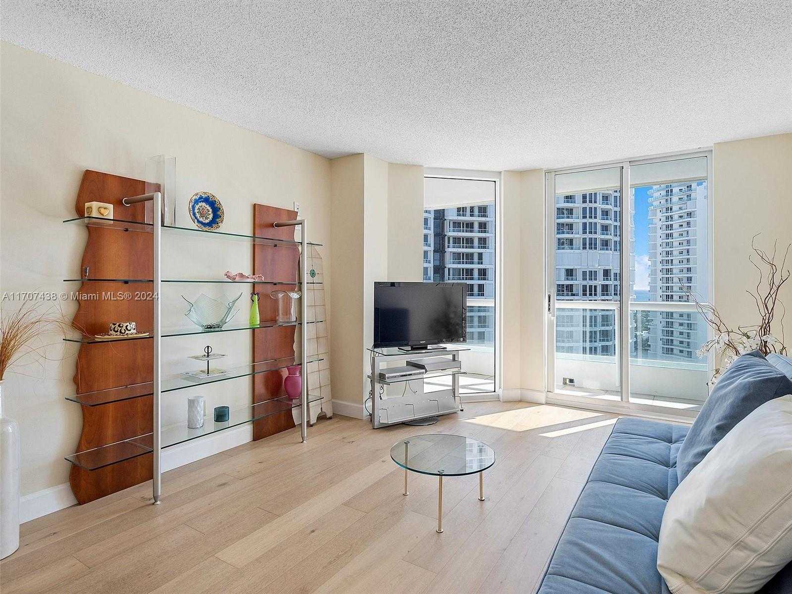 Small Image of 21205 YACHT CLUB DR #2002, Aventura Number 18