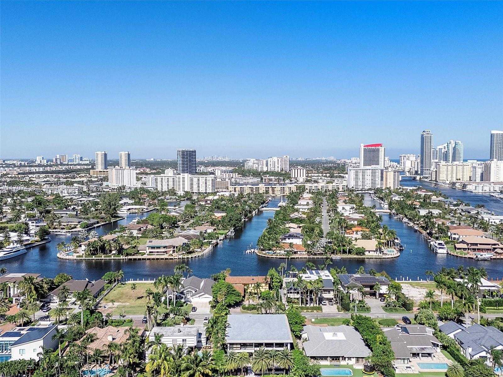 Small Image of 21205 YACHT CLUB DR #2002, Aventura Number 24