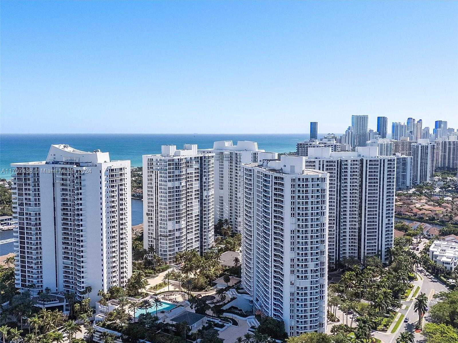Small Image of 21205 YACHT CLUB DR #2002, Aventura Number 25