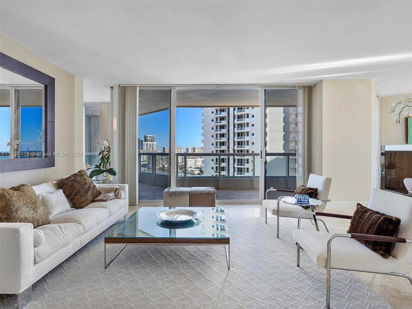 Small Image of 21205 YACHT CLUB DR #2002, Aventura Number 3