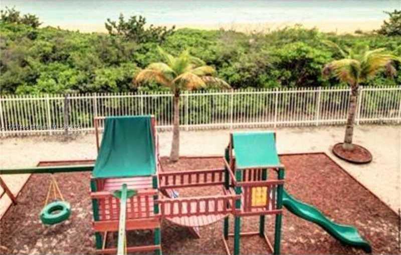 Small Image of 6039 COLLINS AVE #925, Miami Beach Number 22