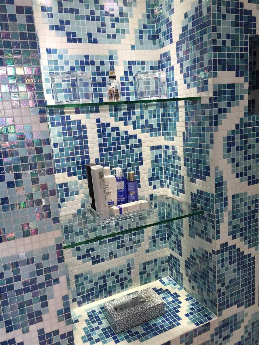 Small Image of 6039 COLLINS AVE #925, Miami Beach Number 6