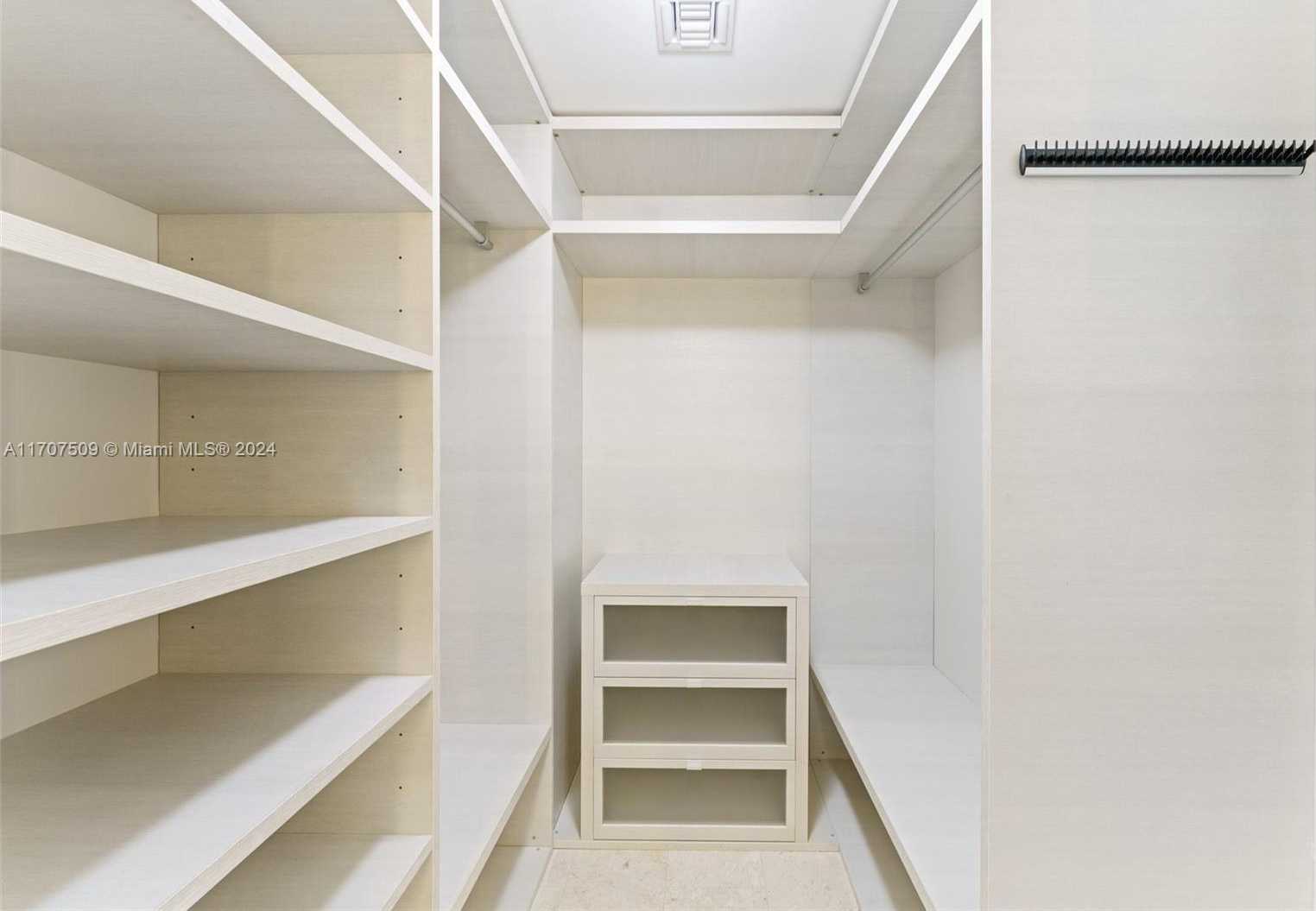 Small Image of 88 SOUTH WEST 7TH ST #712, Miami Number 19