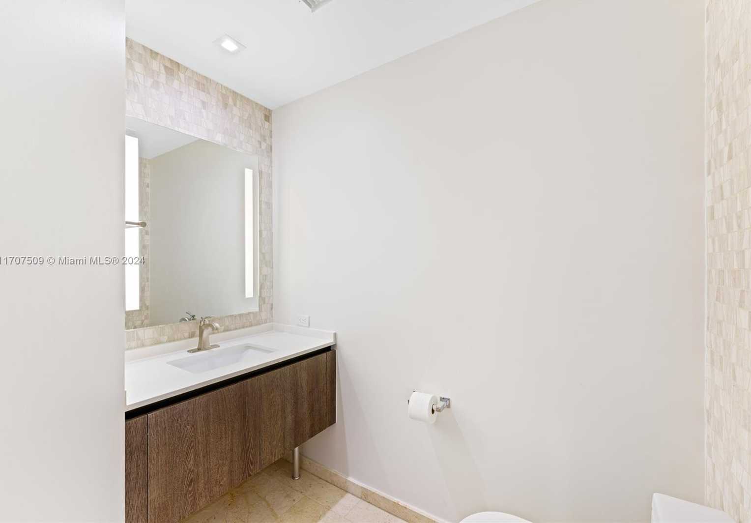 Small Image of 88 SOUTH WEST 7TH ST #712, Miami Number 28