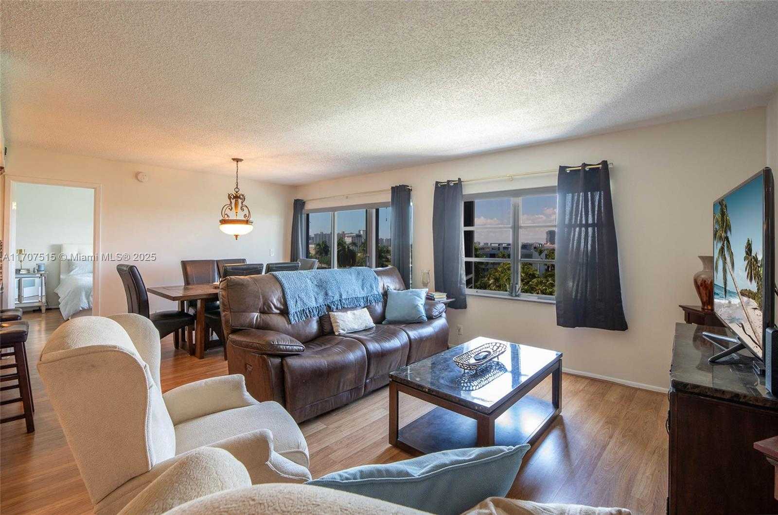 Small Image of 300 DIPLOMAT PKWY #711, Hallandale Beach Number 10