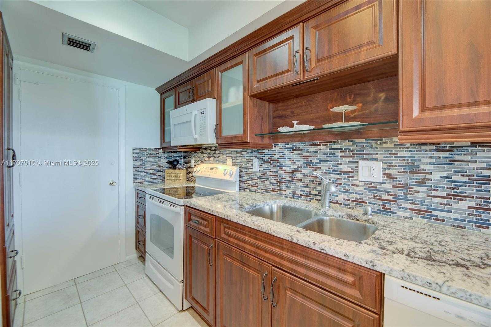 Small Image of 300 DIPLOMAT PKWY #711, Hallandale Beach Number 8
