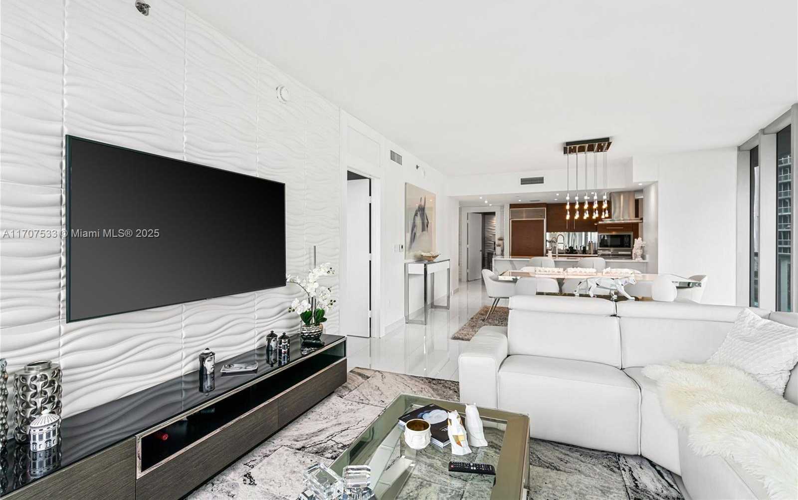Small Image of 495 BRICKELL AVE #1702, Miami Number 12