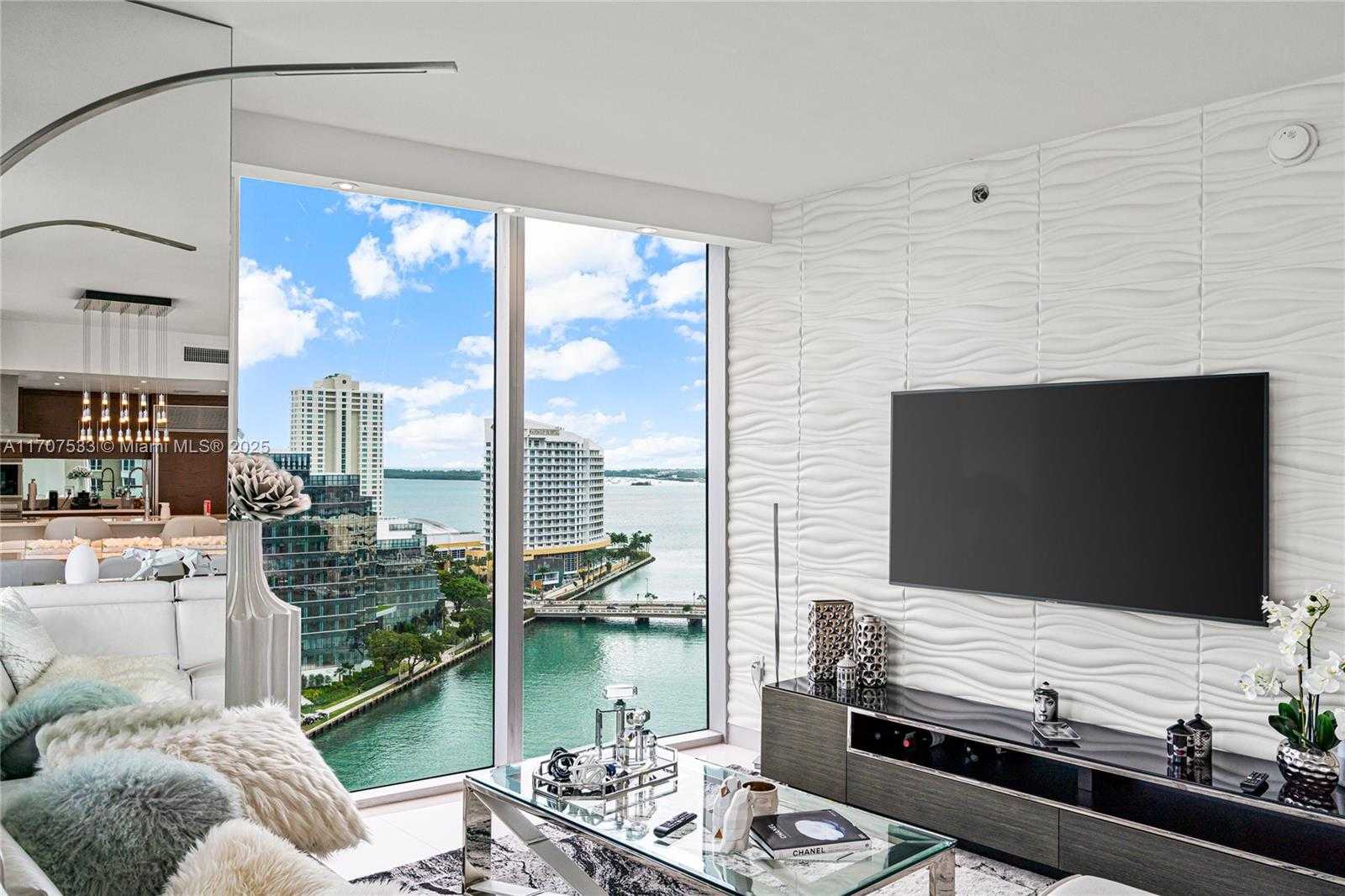 Small Image of 495 BRICKELL AVE #1702, Miami Number 14
