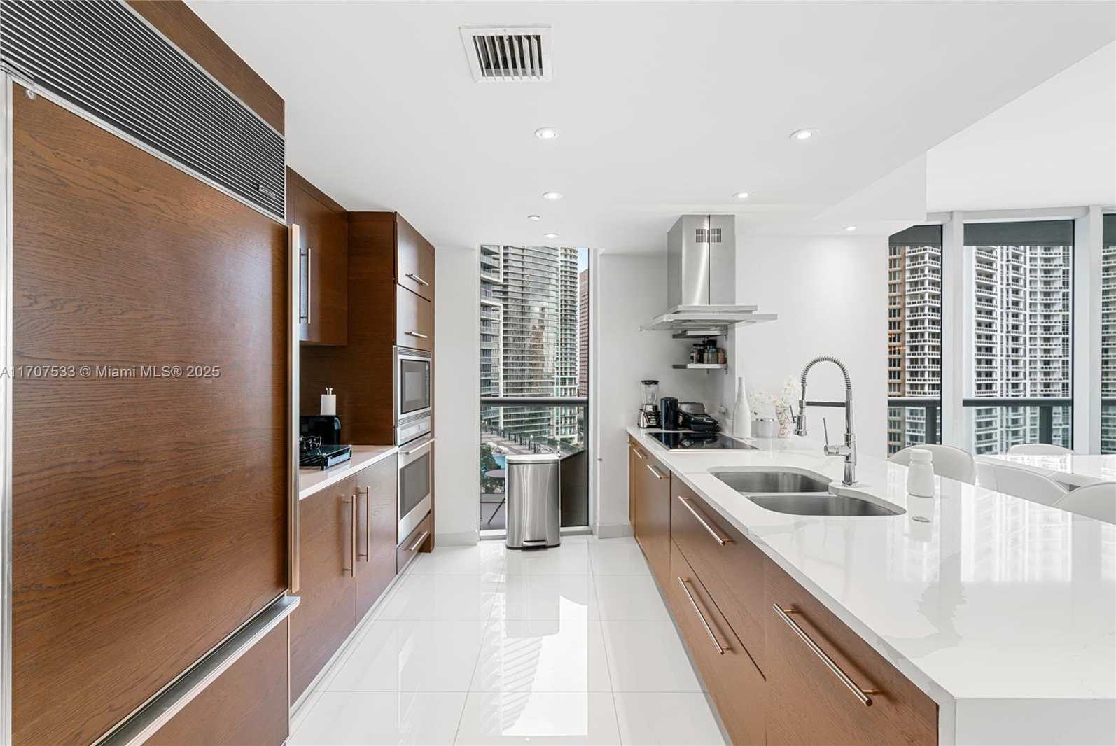 Small Image of 495 BRICKELL AVE #1702, Miami Number 17