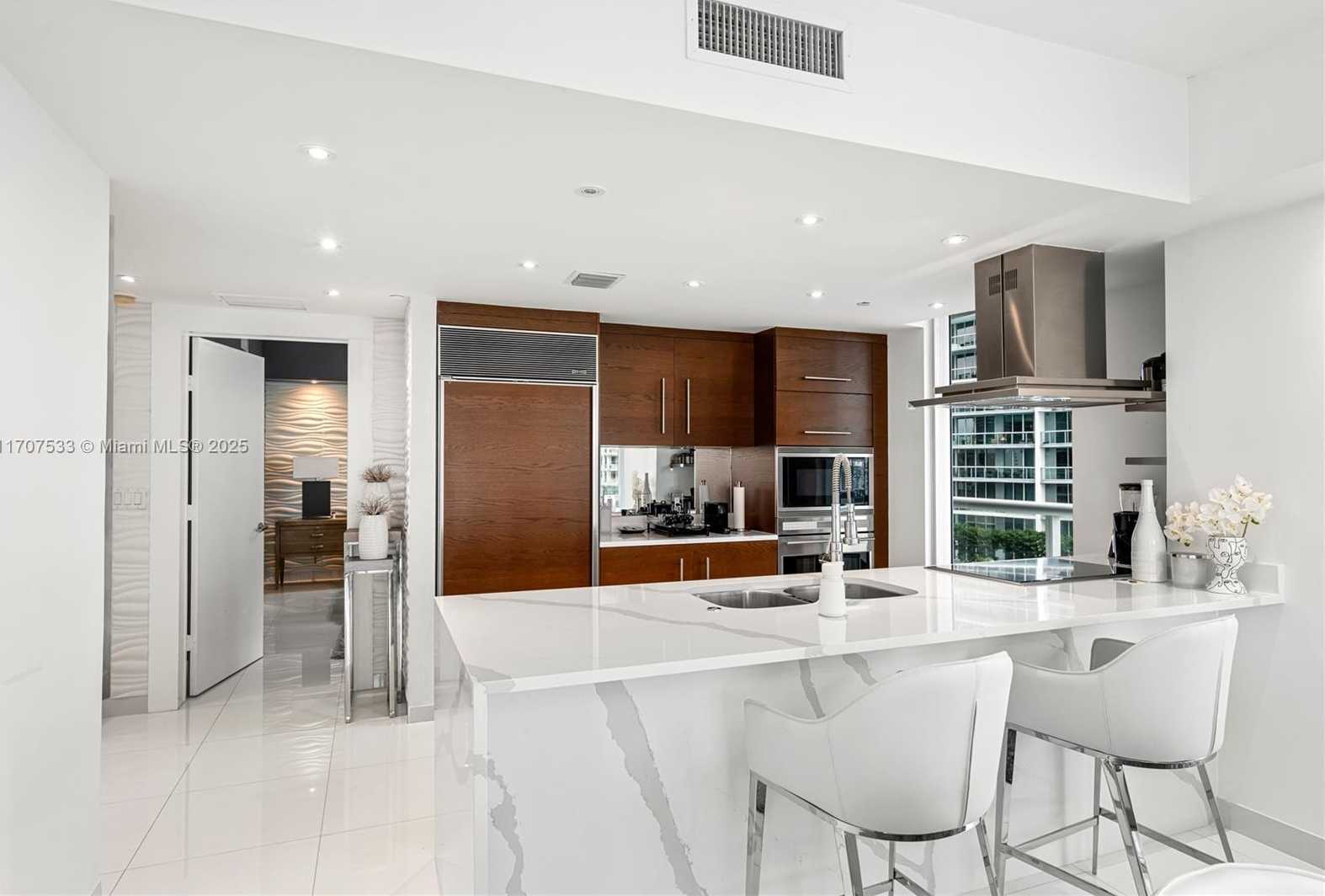Small Image of 495 BRICKELL AVE #1702, Miami Number 19