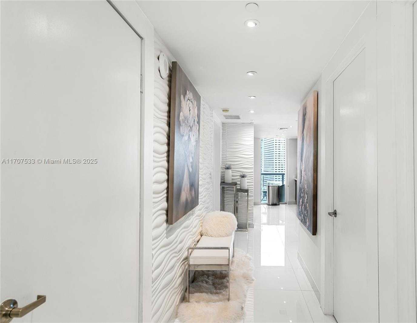 Small Image of 495 BRICKELL AVE #1702, Miami Number 23