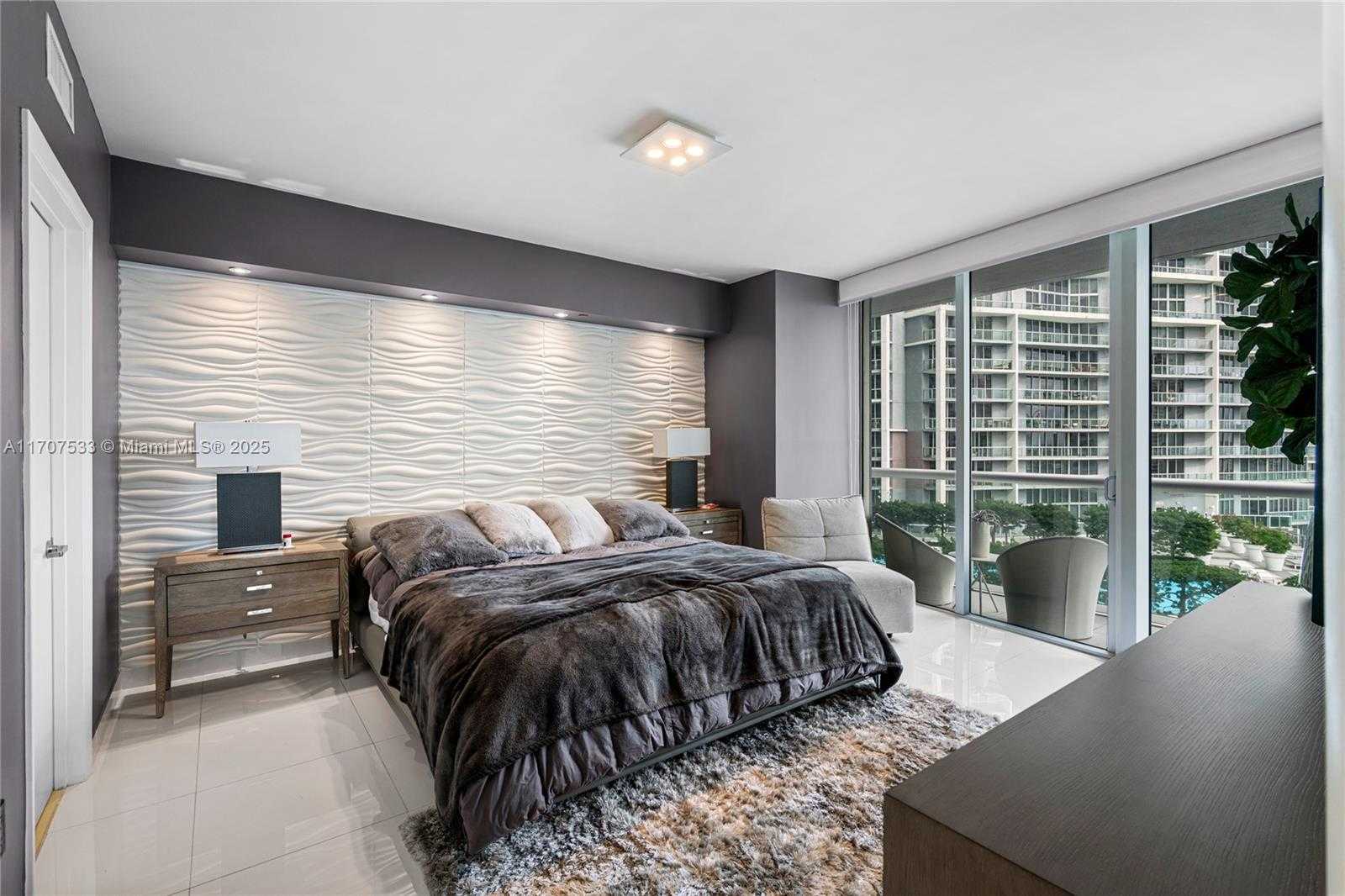 Small Image of 495 BRICKELL AVE #1702, Miami Number 26