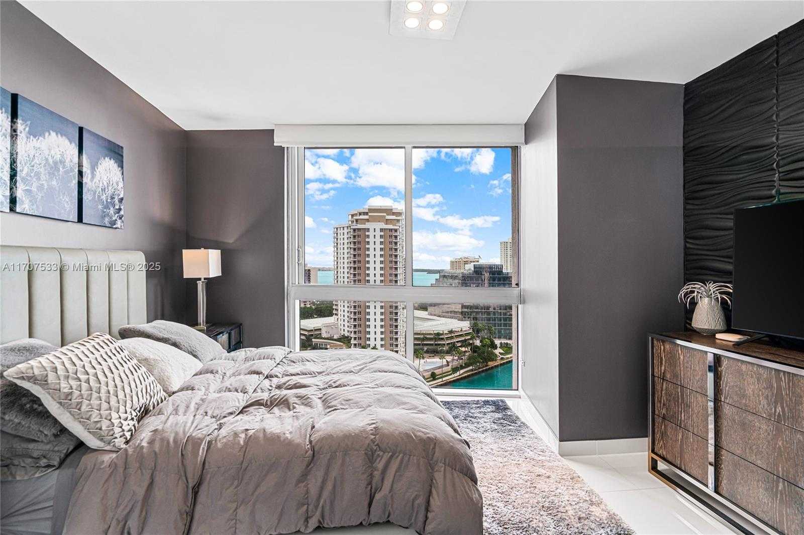 Small Image of 495 BRICKELL AVE #1702, Miami Number 42