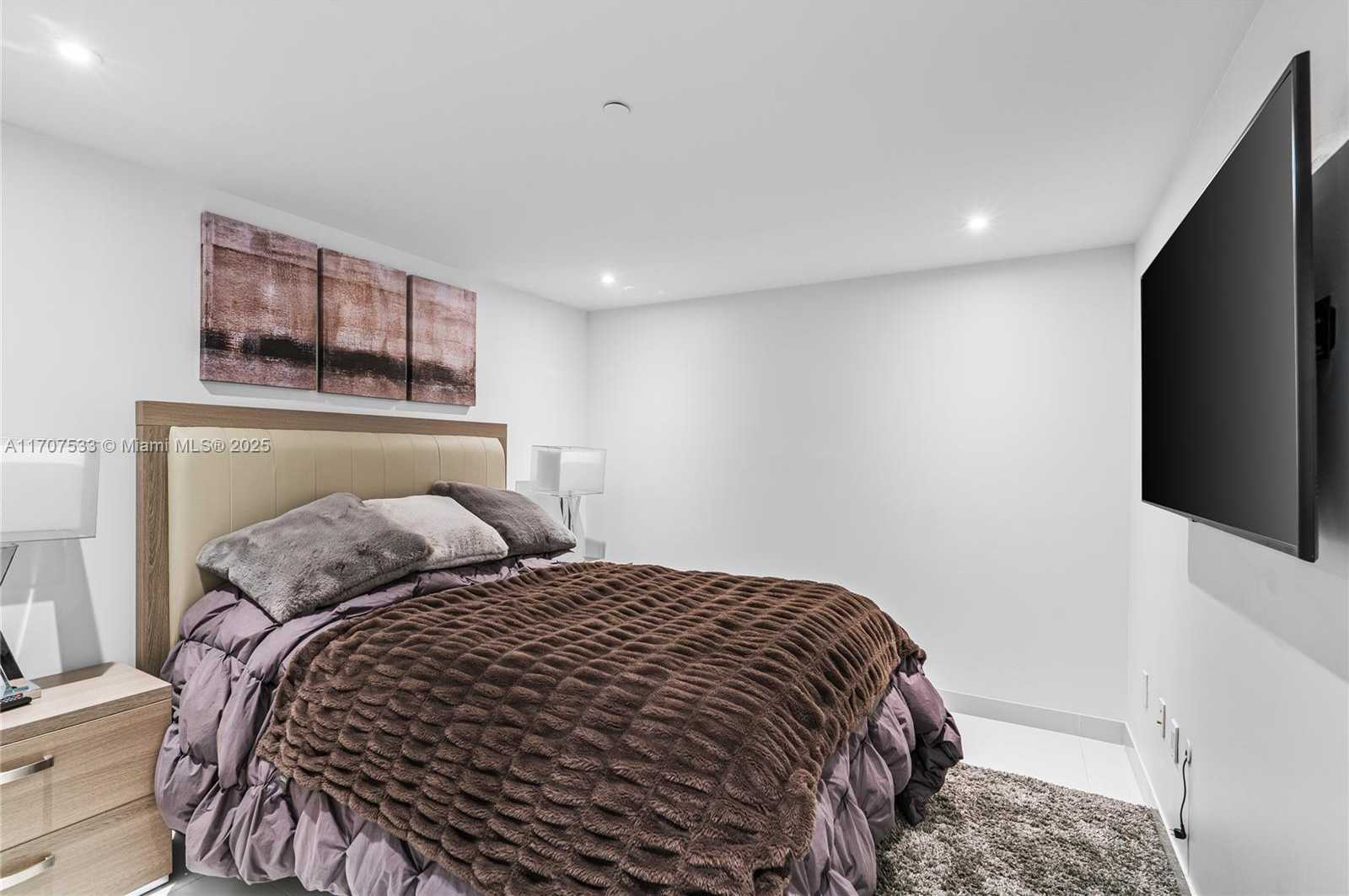 Small Image of 495 BRICKELL AVE #1702, Miami Number 45