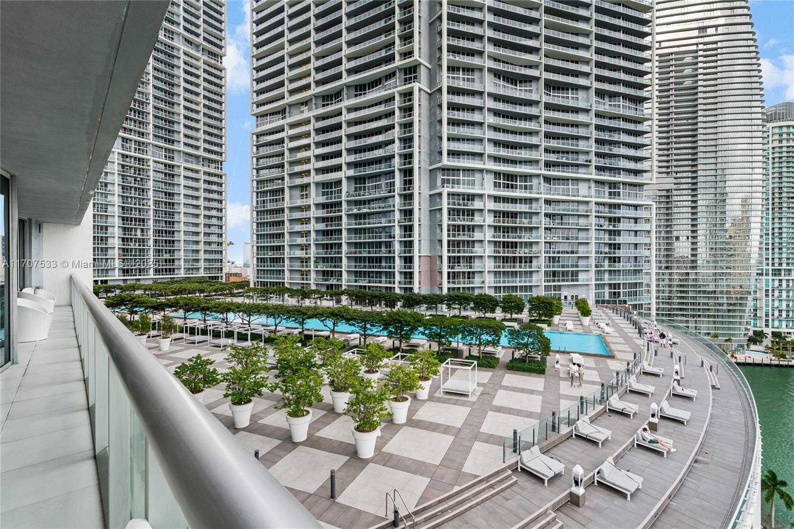 Small Image of 495 BRICKELL AVE #1702, Miami Number 5