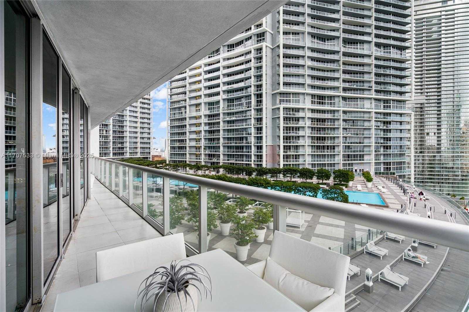 Small Image of 495 BRICKELL AVE #1702, Miami Number 53