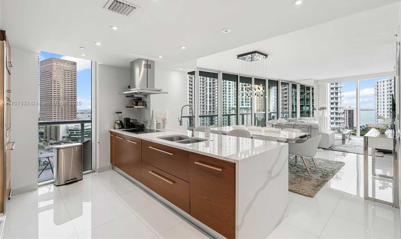 Small Image of 495 BRICKELL AVE #1702, Miami Number 6