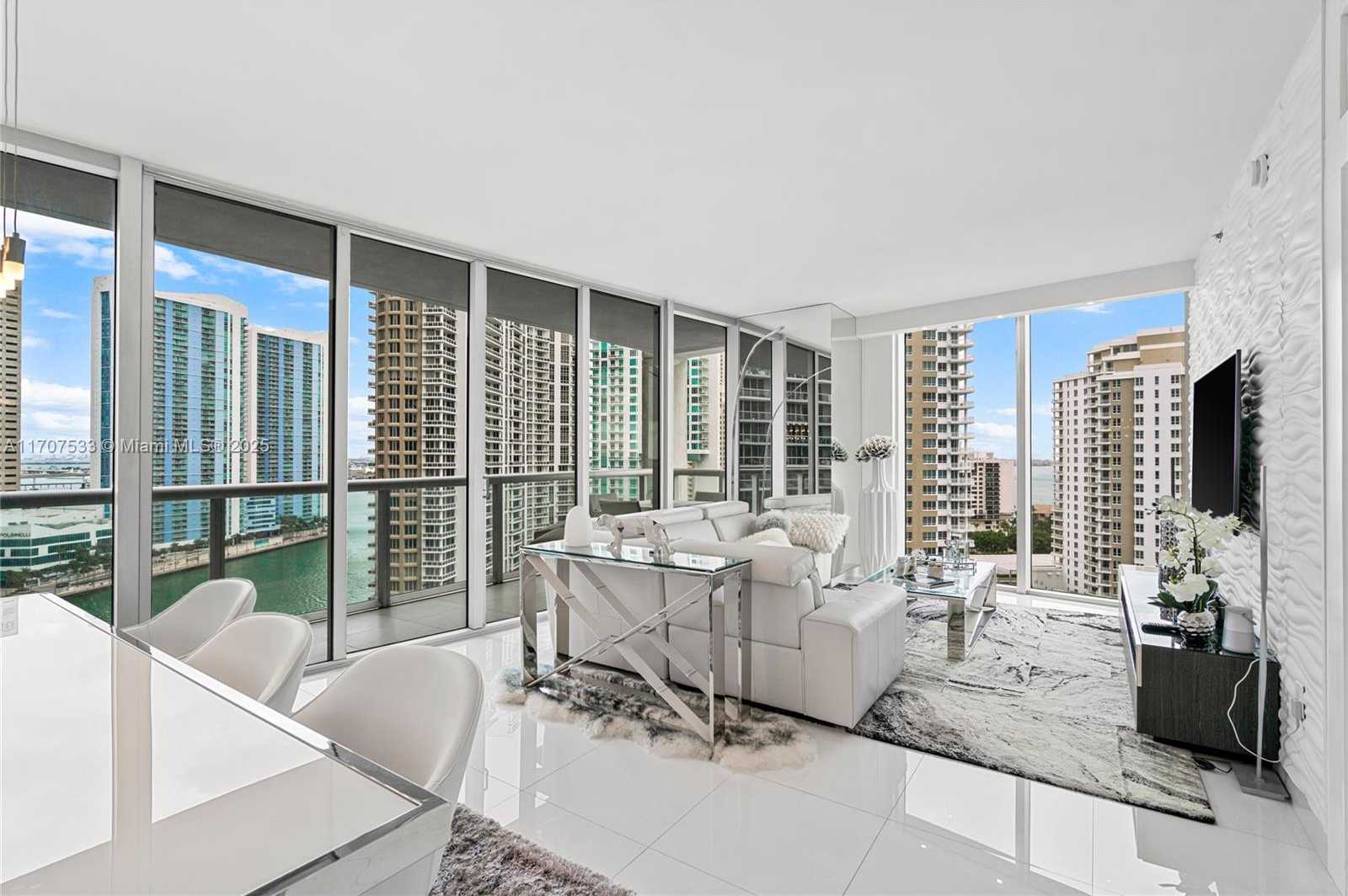 Small Image of 495 BRICKELL AVE #1702, Miami Number 7