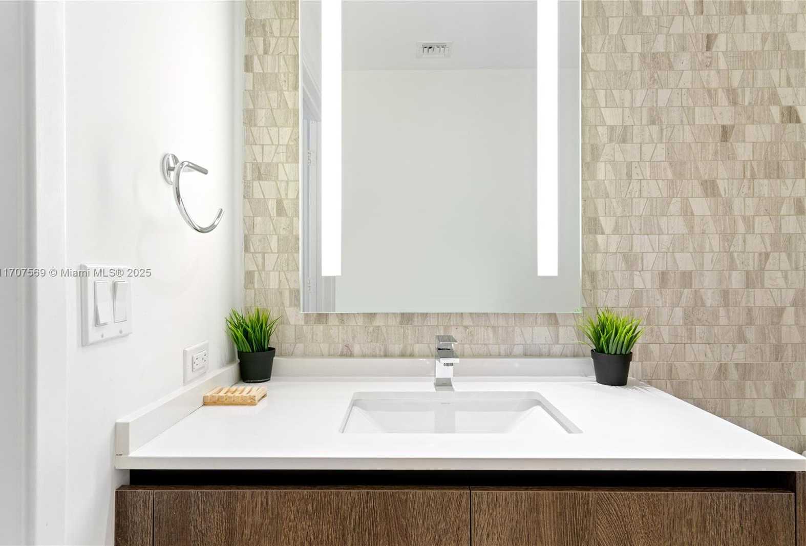 Small Image of 88 SOUTH WEST 7 STREET #3403, Miami Number 19