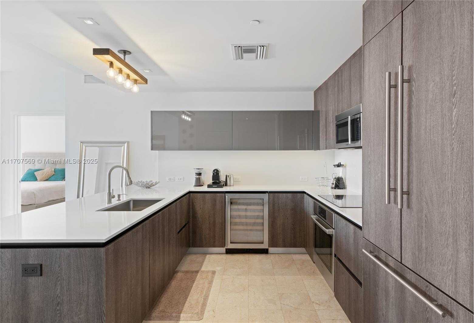 Small Image of 88 SOUTH WEST 7 STREET #3403, Miami Number 3