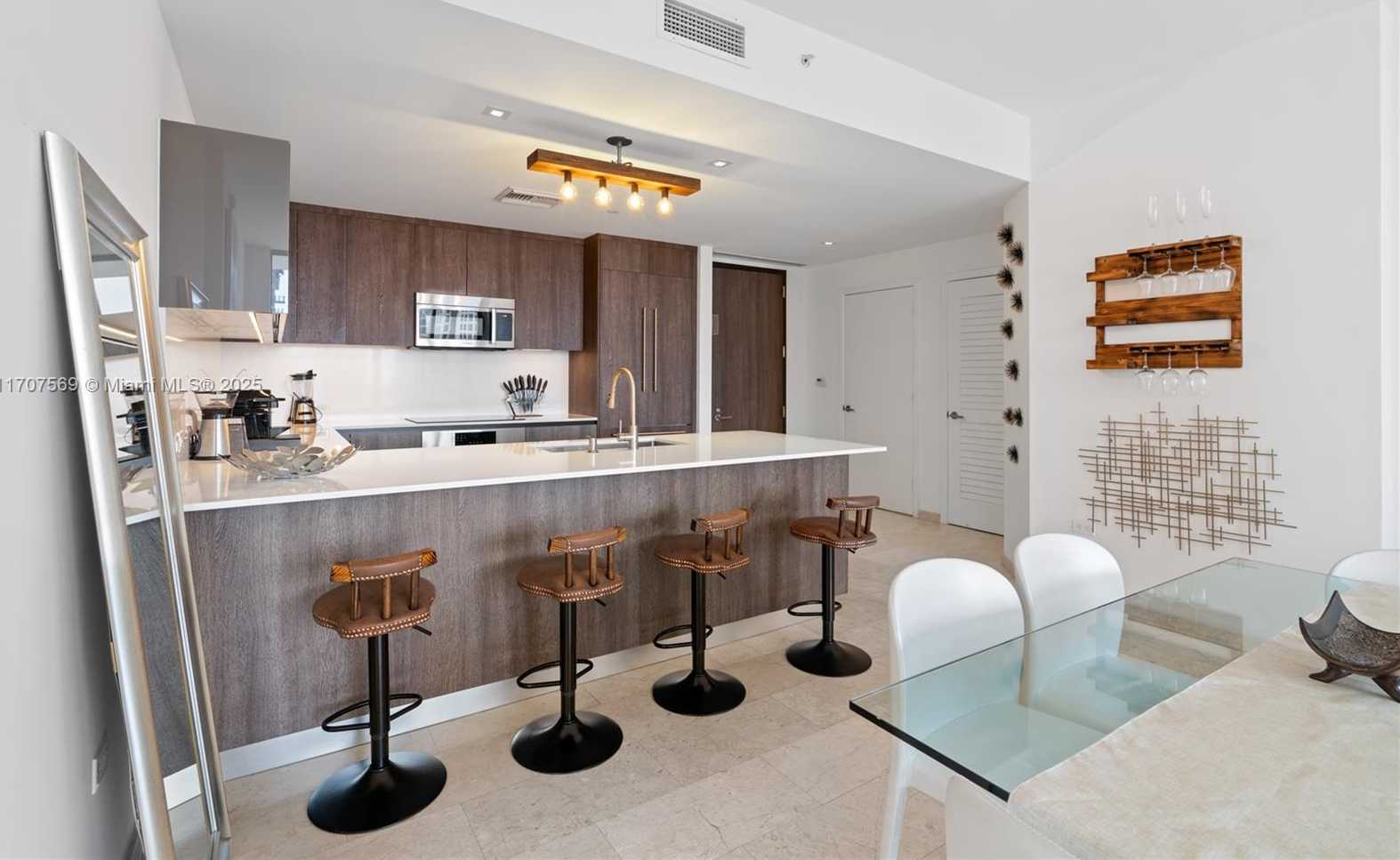 Small Image of 88 SOUTH WEST 7 STREET #3403, Miami Number 4