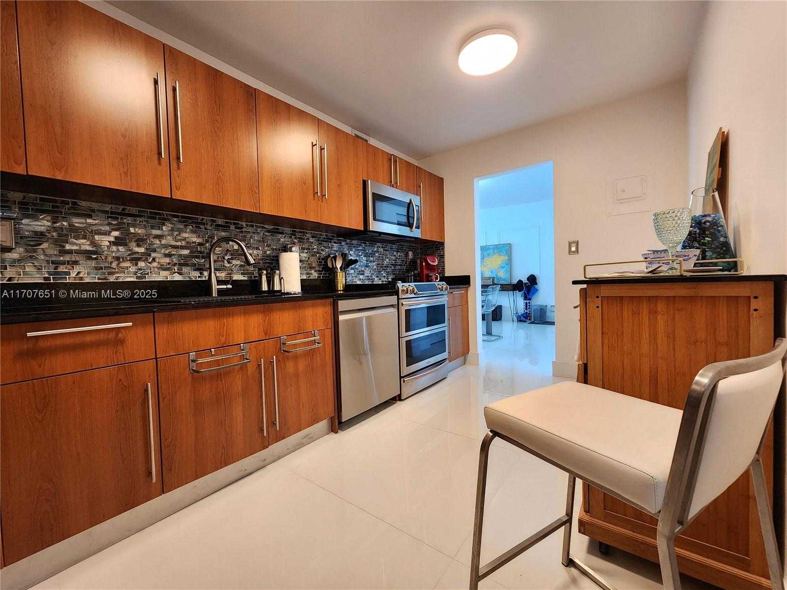 Small Image of 3000 SOUTH OCEAN DR #1206, Hollywood Number 12