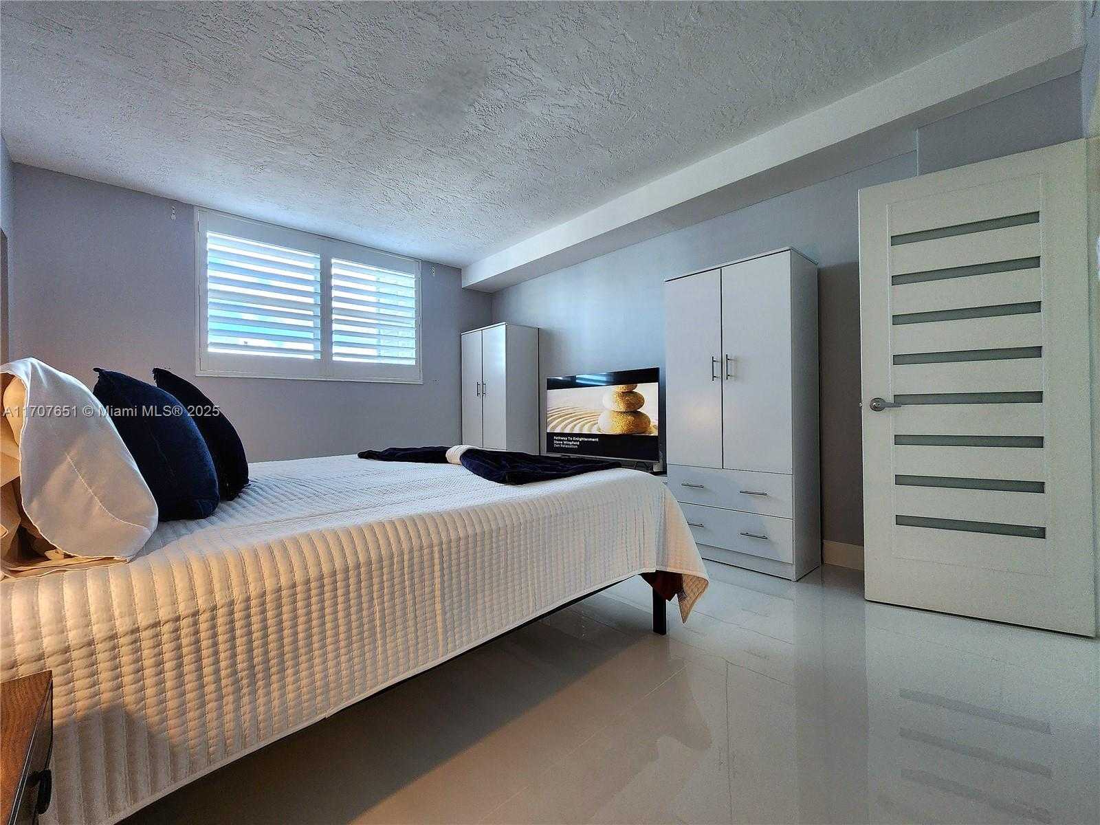 Small Image of 3000 SOUTH OCEAN DR #1206, Hollywood Number 20