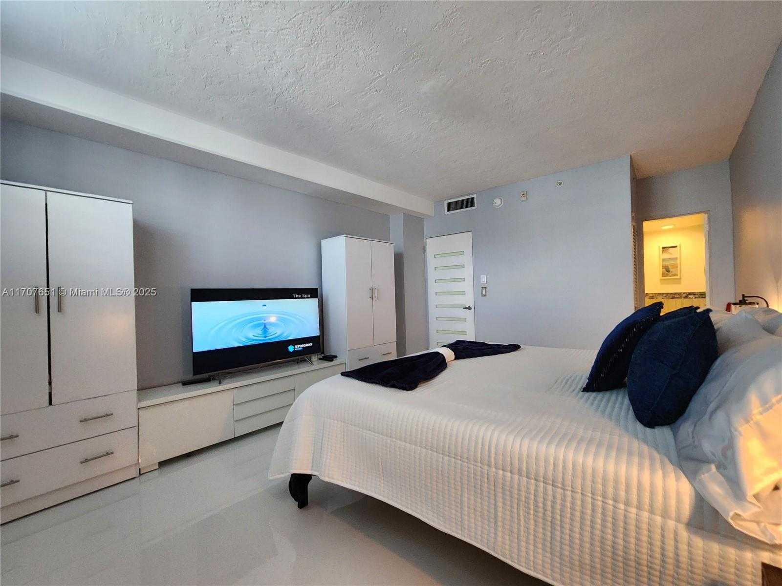 Small Image of 3000 SOUTH OCEAN DR #1206, Hollywood Number 22