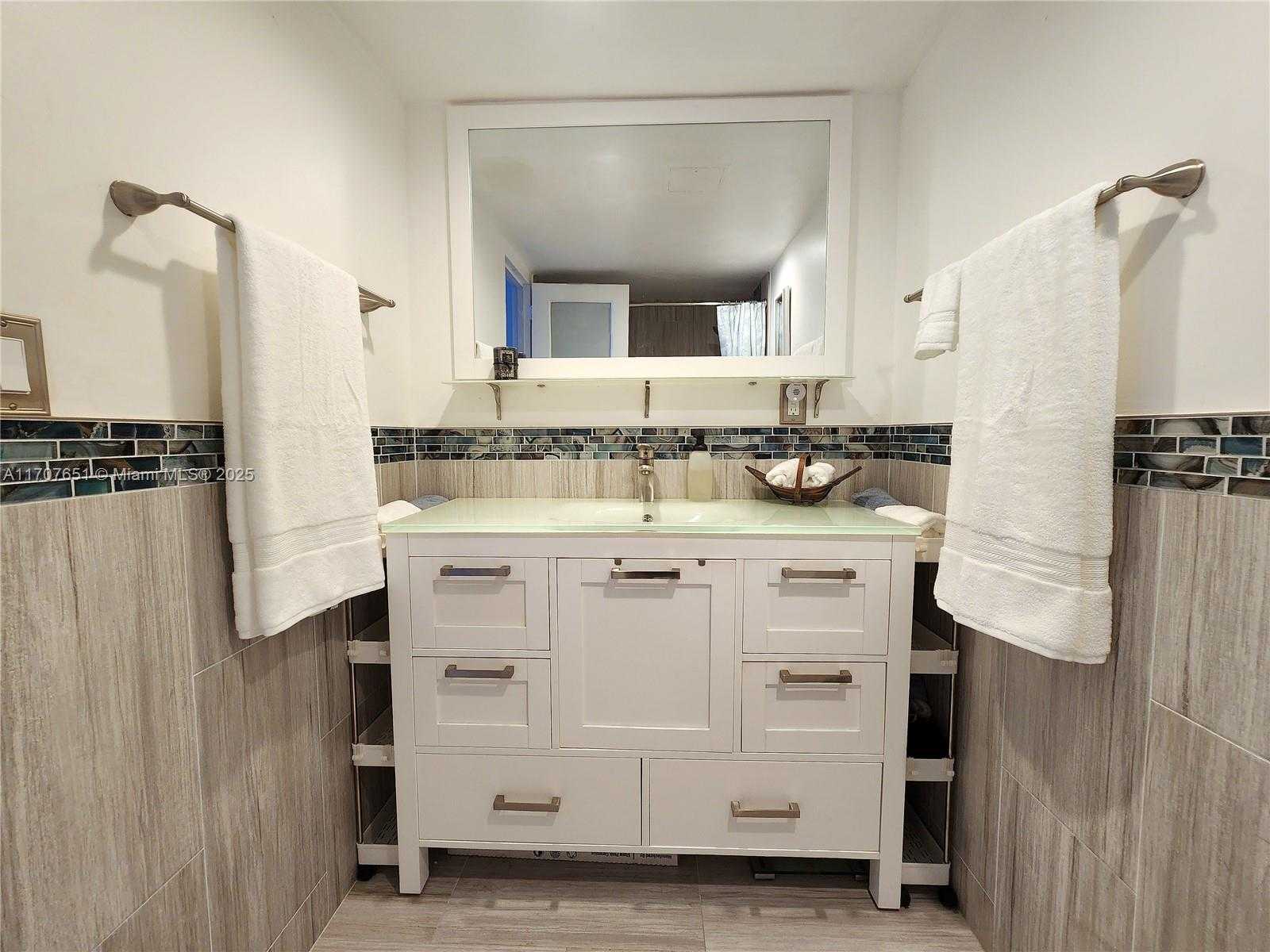 Small Image of 3000 SOUTH OCEAN DR #1206, Hollywood Number 23