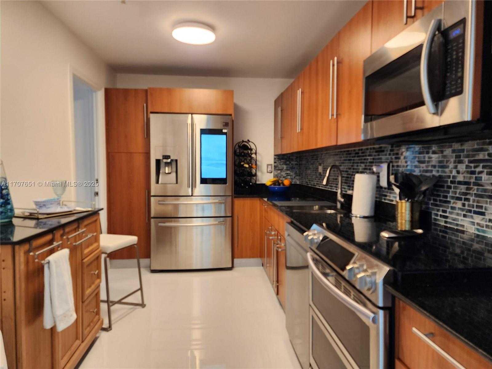 Small Image of 3000 SOUTH OCEAN DR #1206, Hollywood Number 9