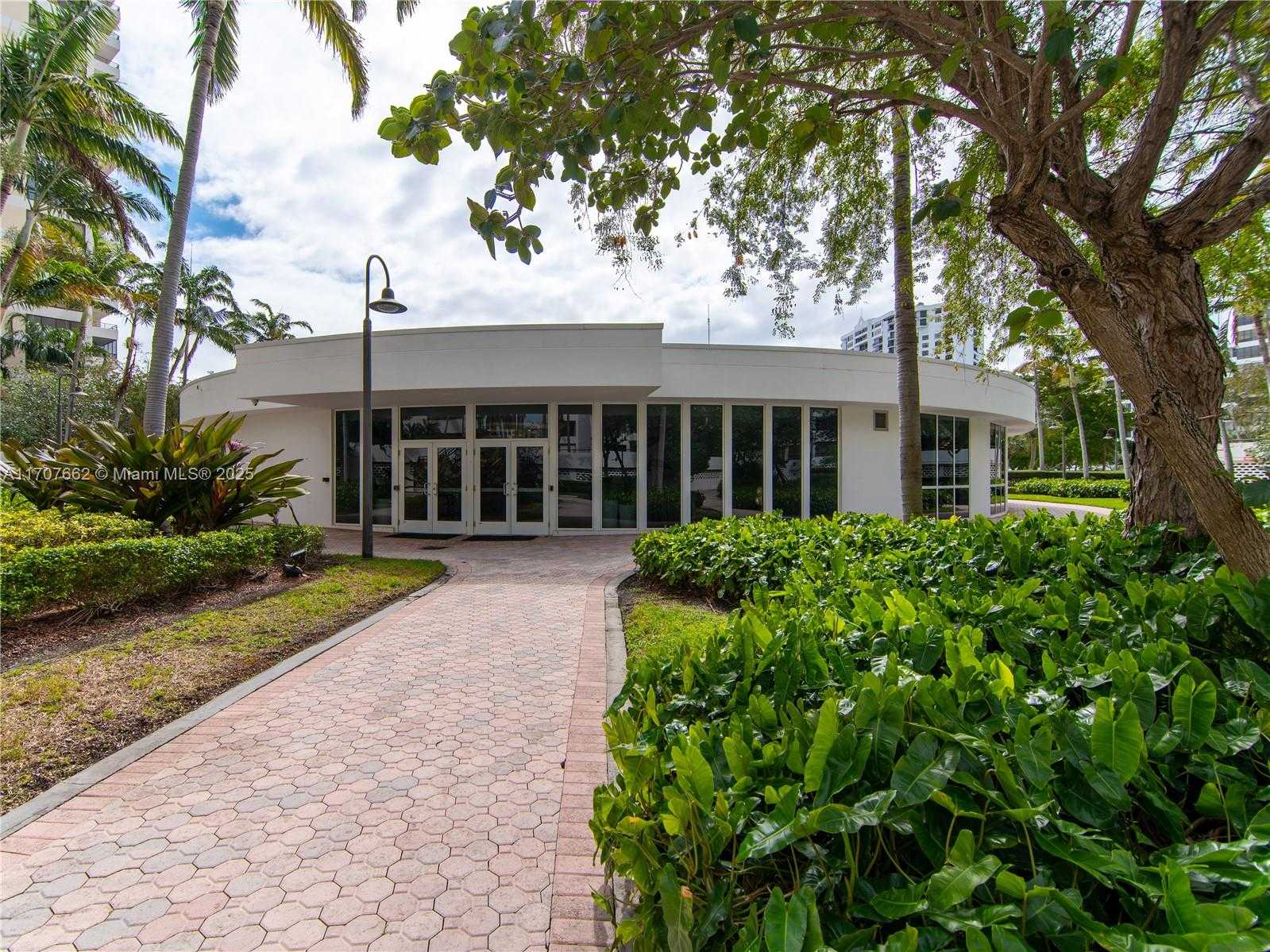 Small Image of 2500 PARKVIEW DR #2312, Hallandale Beach Number 11