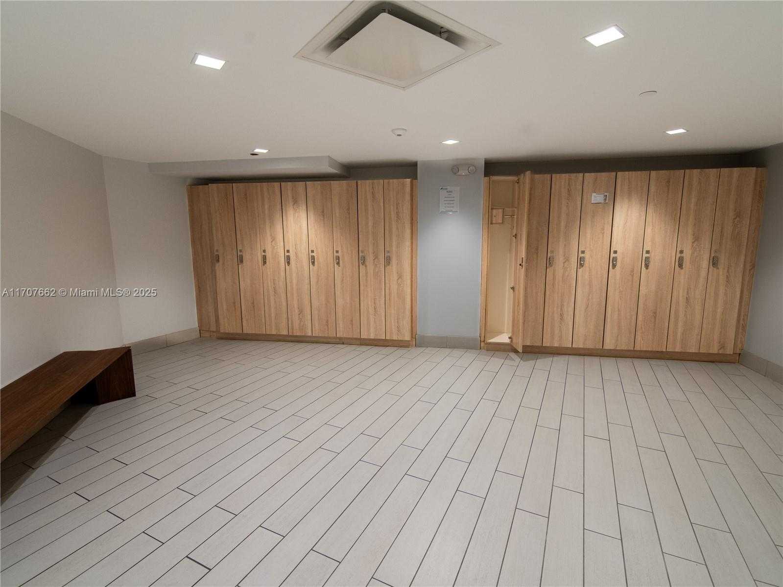 Small Image of 2500 PARKVIEW DR #2312, Hallandale Beach Number 15
