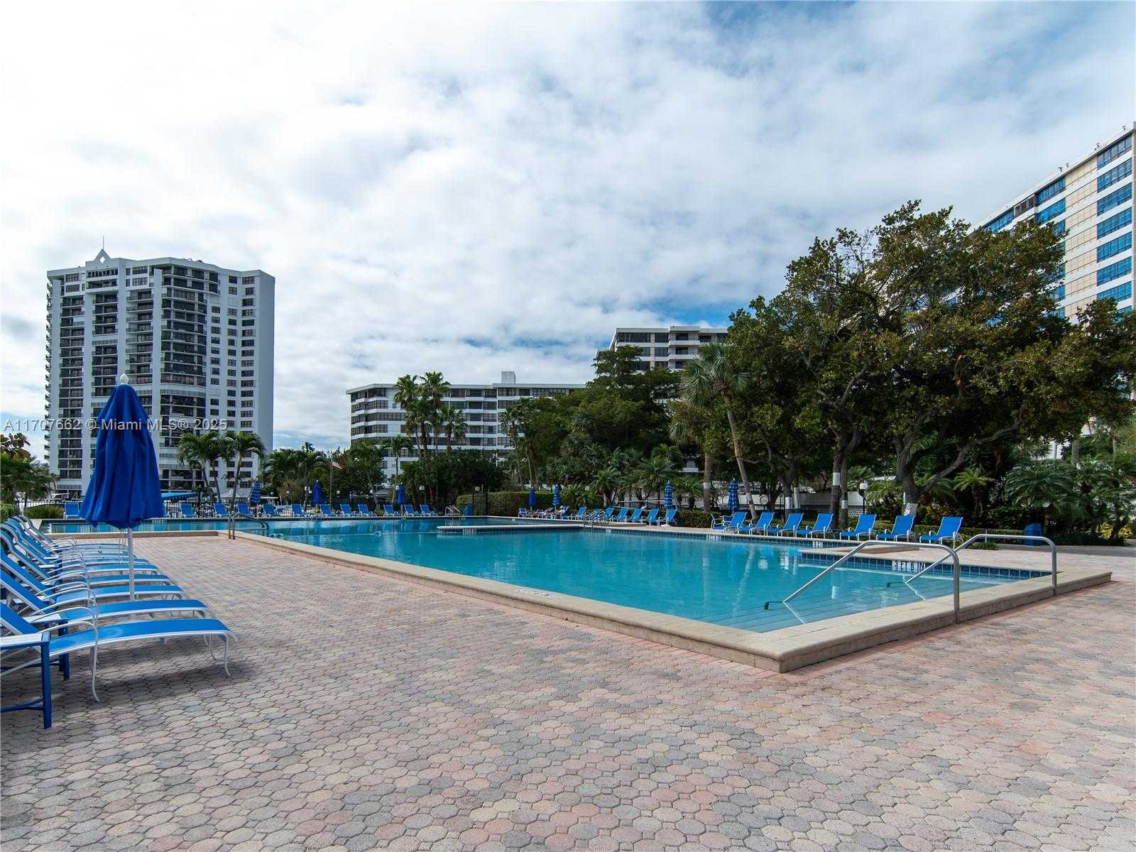 Small Image of 2500 PARKVIEW DR #2312, Hallandale Beach Number 16