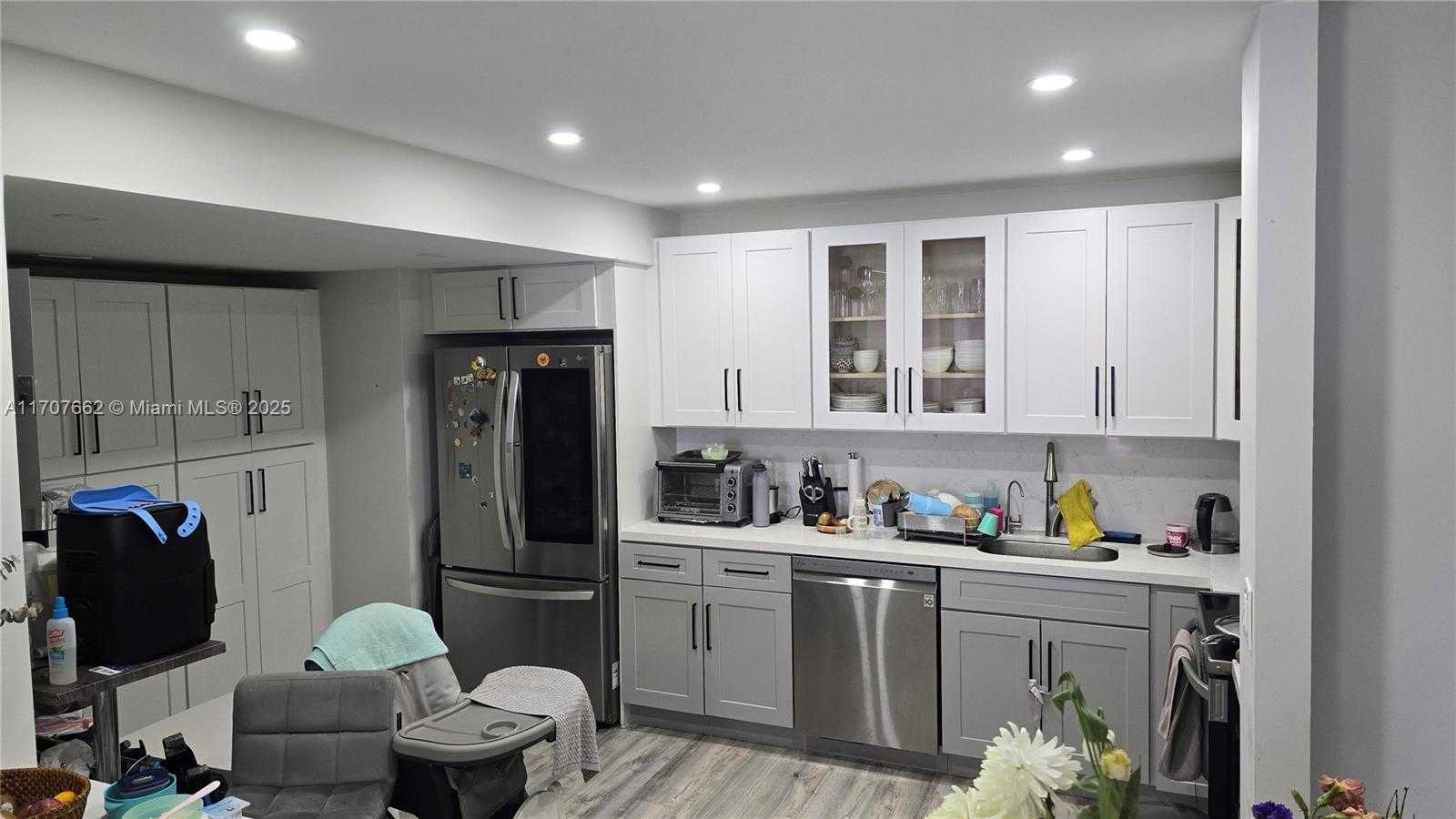 Small Image of 2500 PARKVIEW DR #2312, Hallandale Beach Number 25