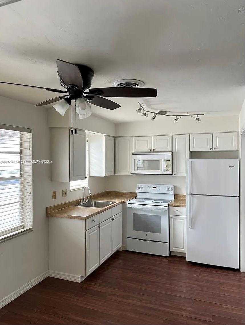 Small Image of 3600 JACKSON ST #8, Hollywood Number 3