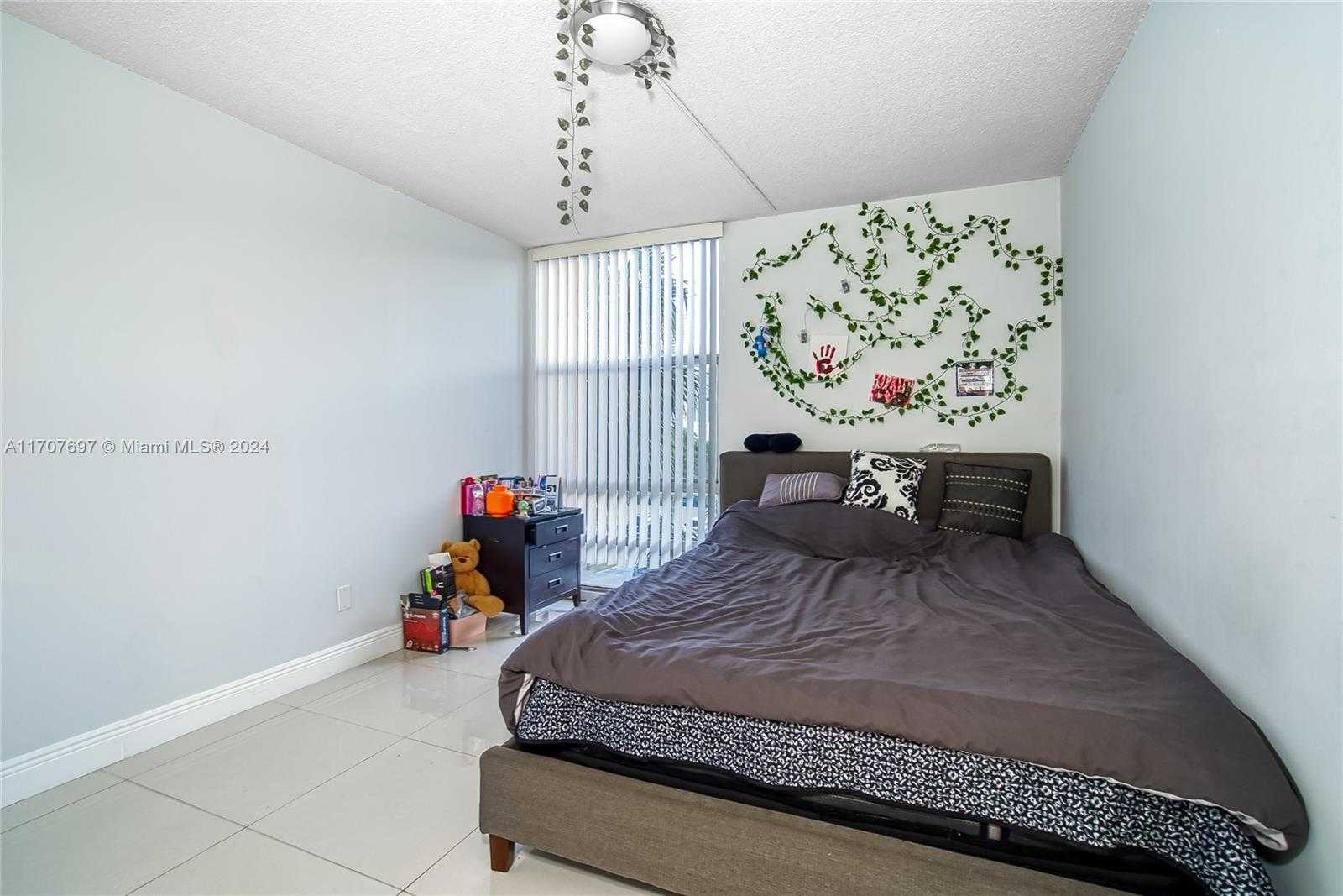 Small Image of 200 172ND ST #308, Sunny Isles Beach Number 10