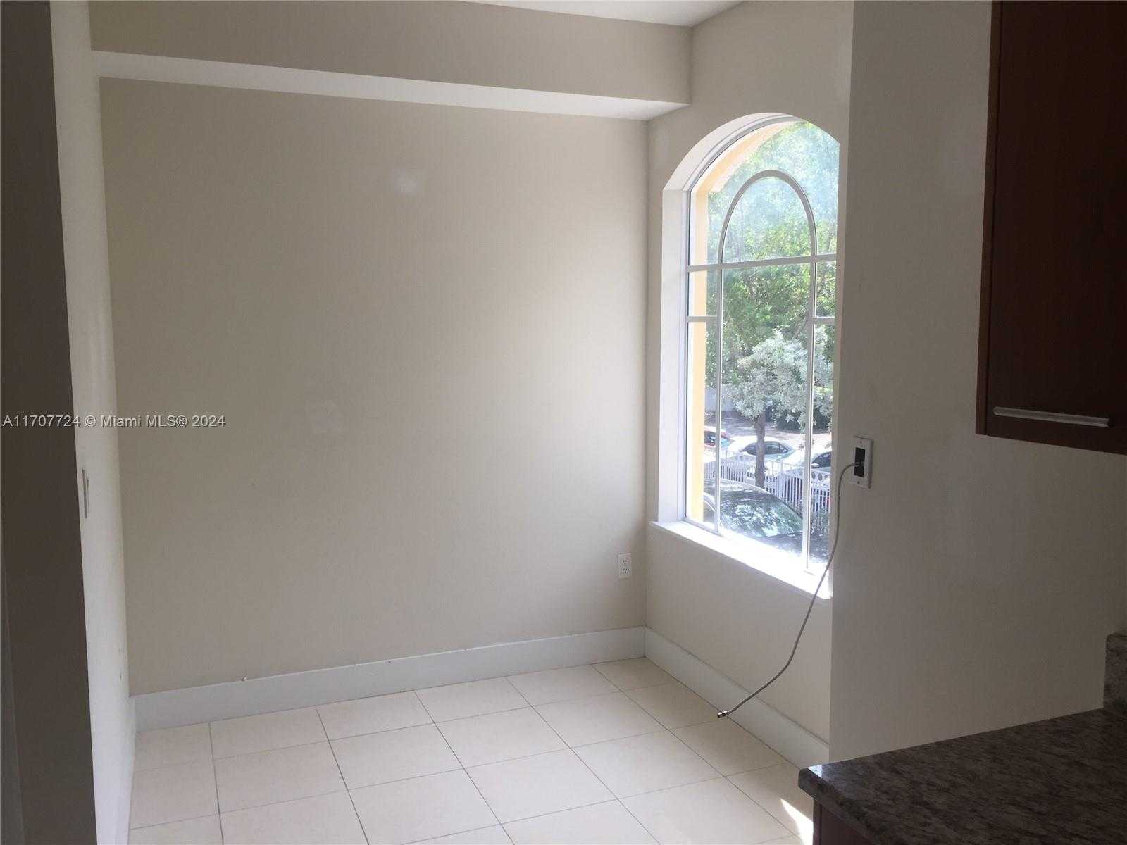 Small Image of 2700 NORTH EAST 184TH TER #126, Aventura Number 4