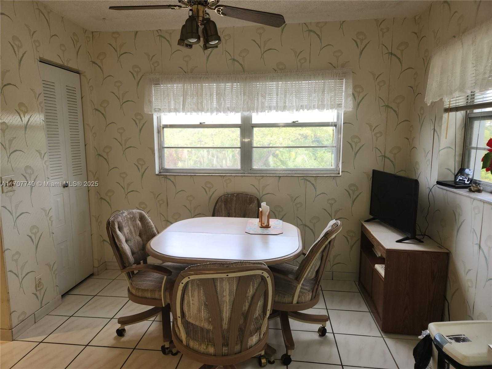 Small Image of 12600 SOUTH WEST 5TH CT #301L, Pembroke Pines Number 9