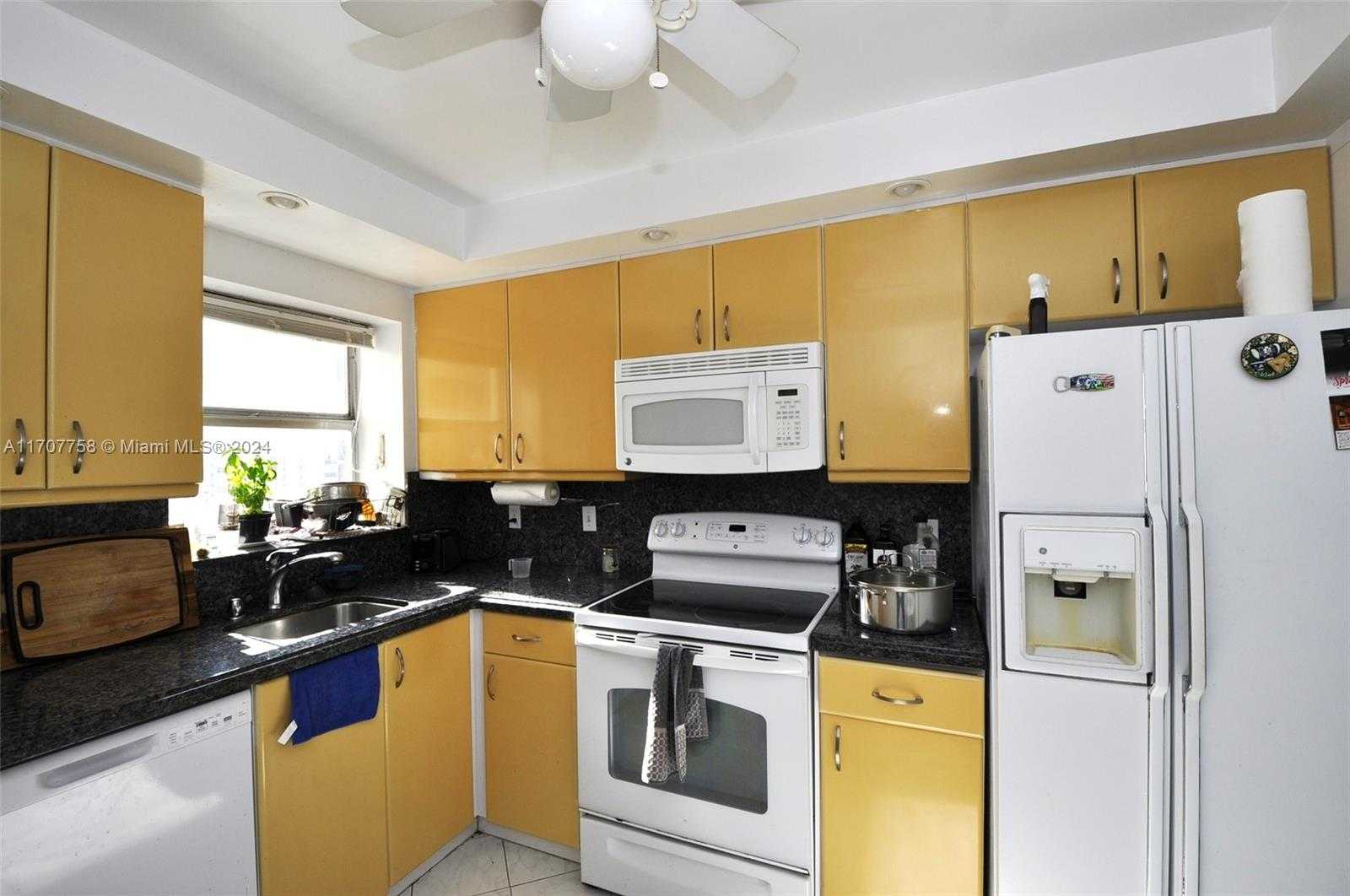 Small Image of 1865 SOUTH OCEAN DR #10F, Hallandale Beach Number 4