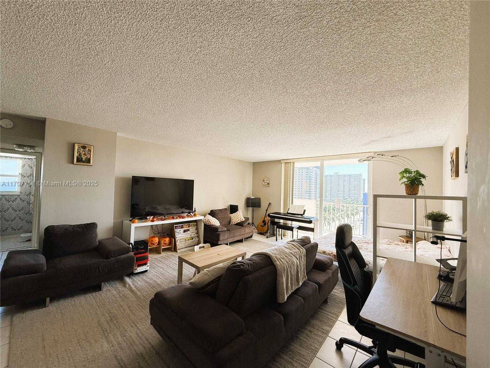 Small Image of 1865 SOUTH OCEAN DR #10F, Hallandale Beach Number 44