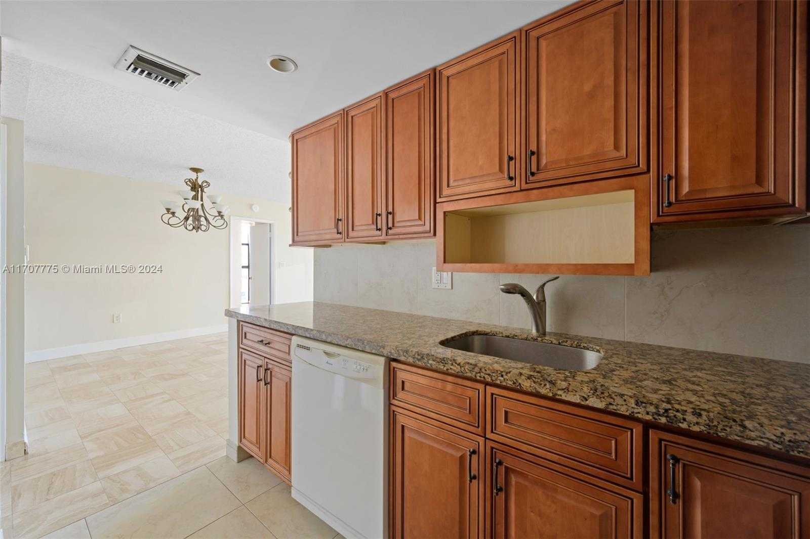 Small Image of 20505 EAST COUNTRY CLUB DR #1434, Aventura Number 7