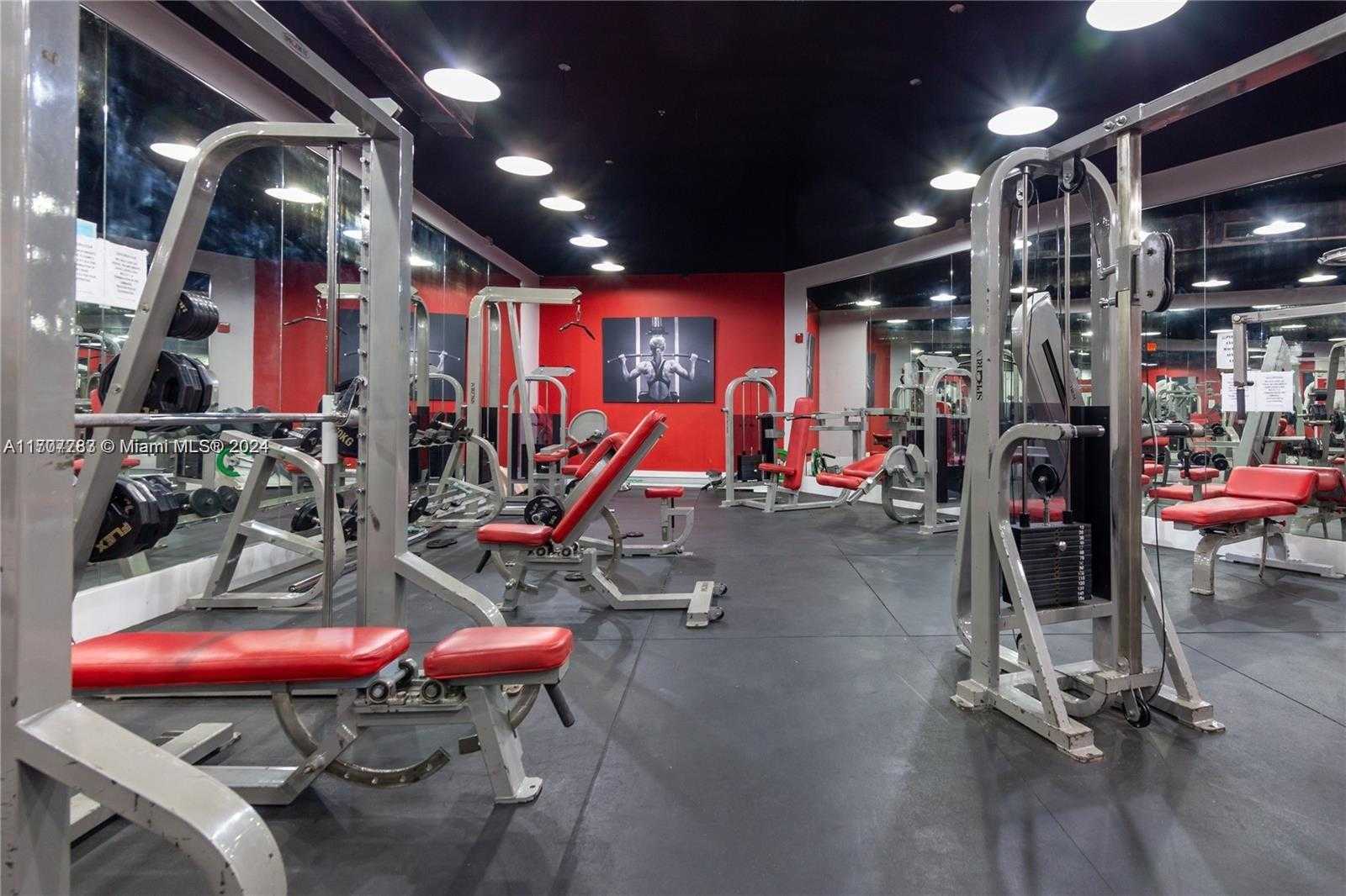 Small Image of 5445 COLLINS AVE #627, Miami Beach Number 17