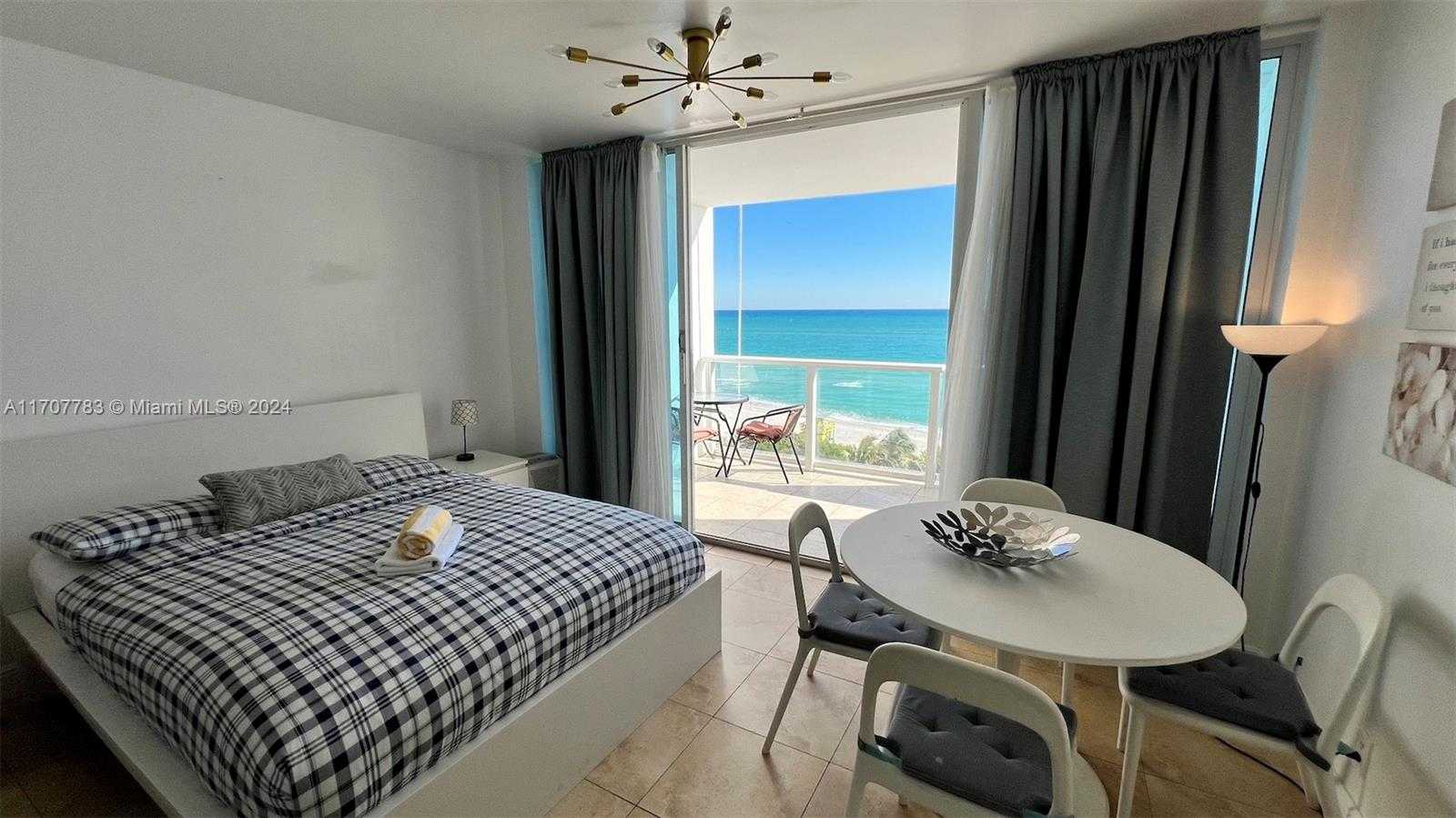 Small Image of 5445 COLLINS AVE #627, Miami Beach Number 4