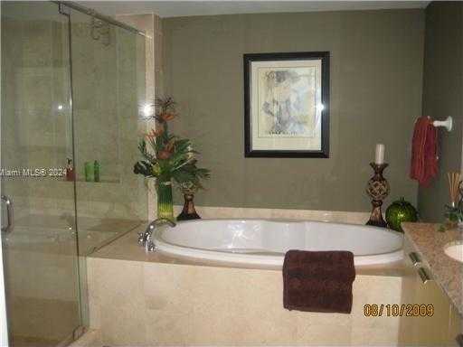 Small Image of 1800 SOUTH OCEAN DR #3101, Hallandale Beach Number 5