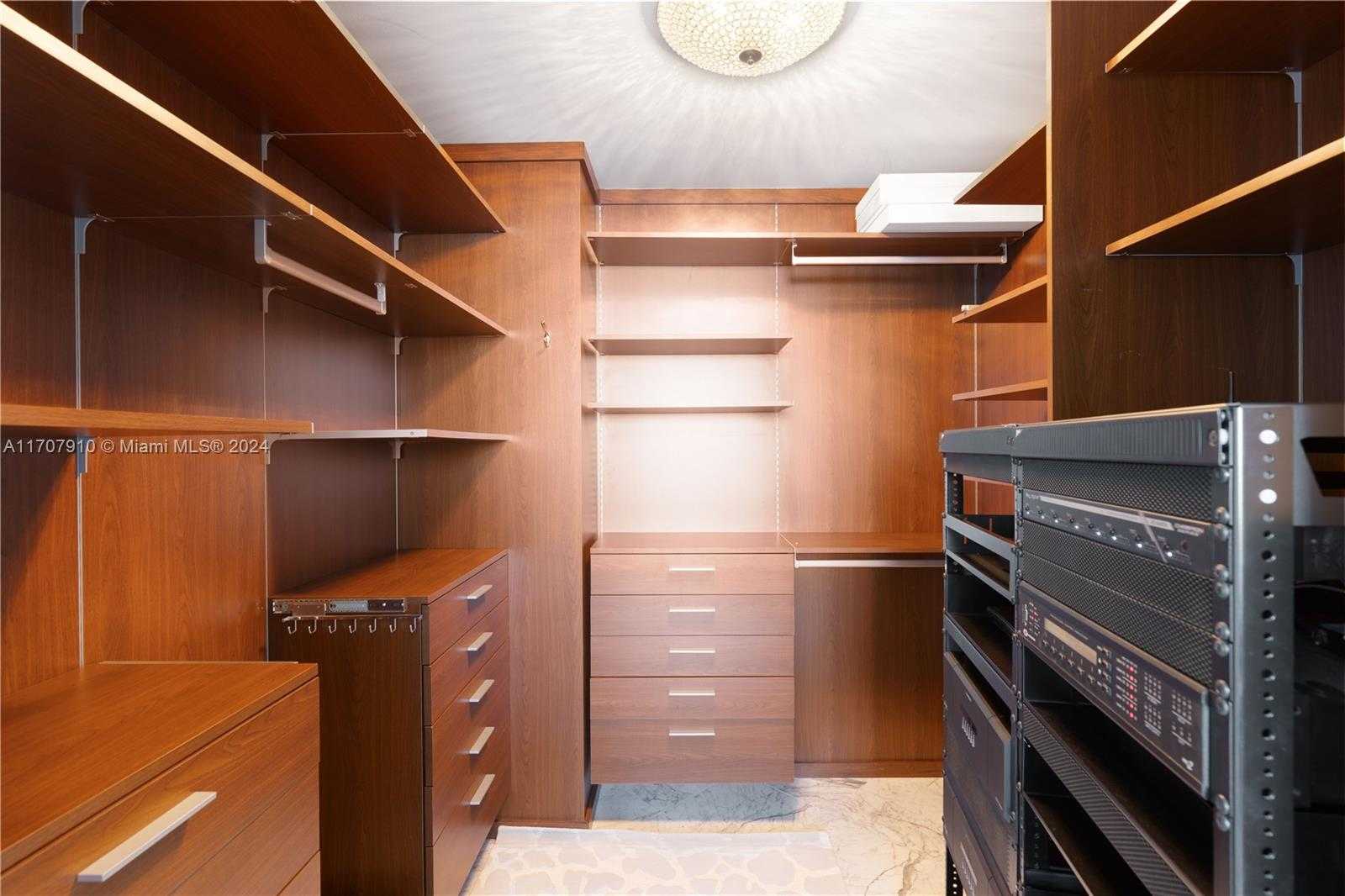 Small Image of 18101 COLLINS AVE #4609, Sunny Isles Beach Number 9